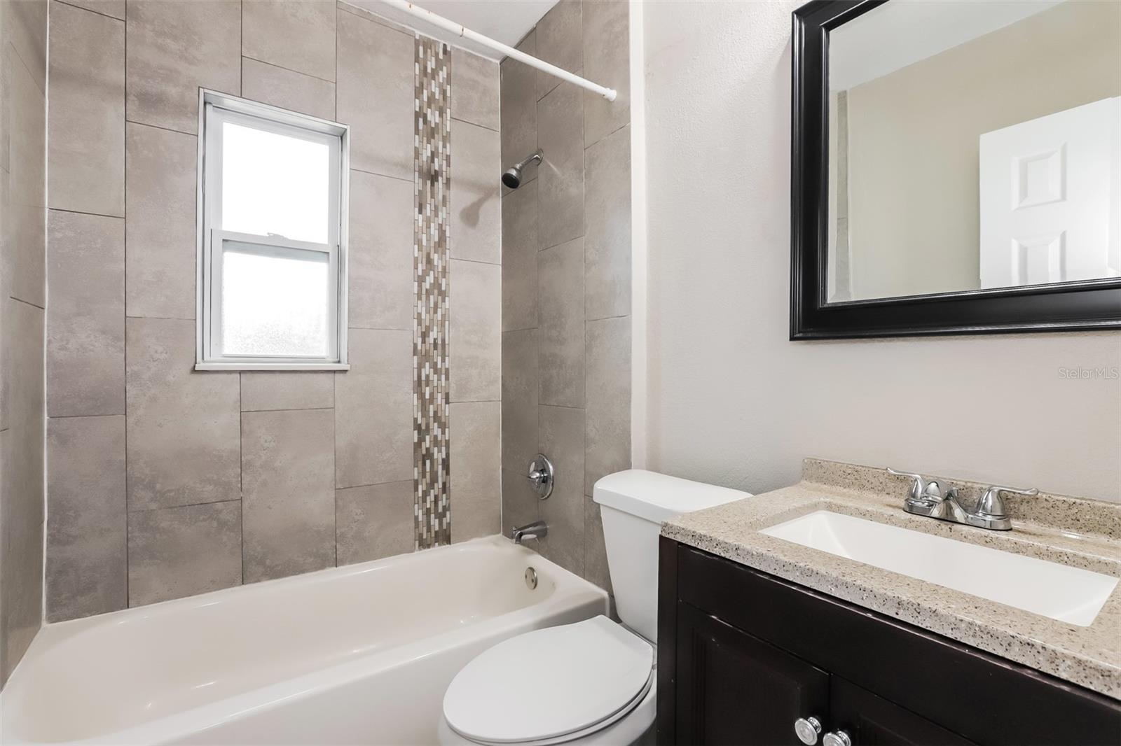 Image 13 of 15 For 1533 Canterbury Road N