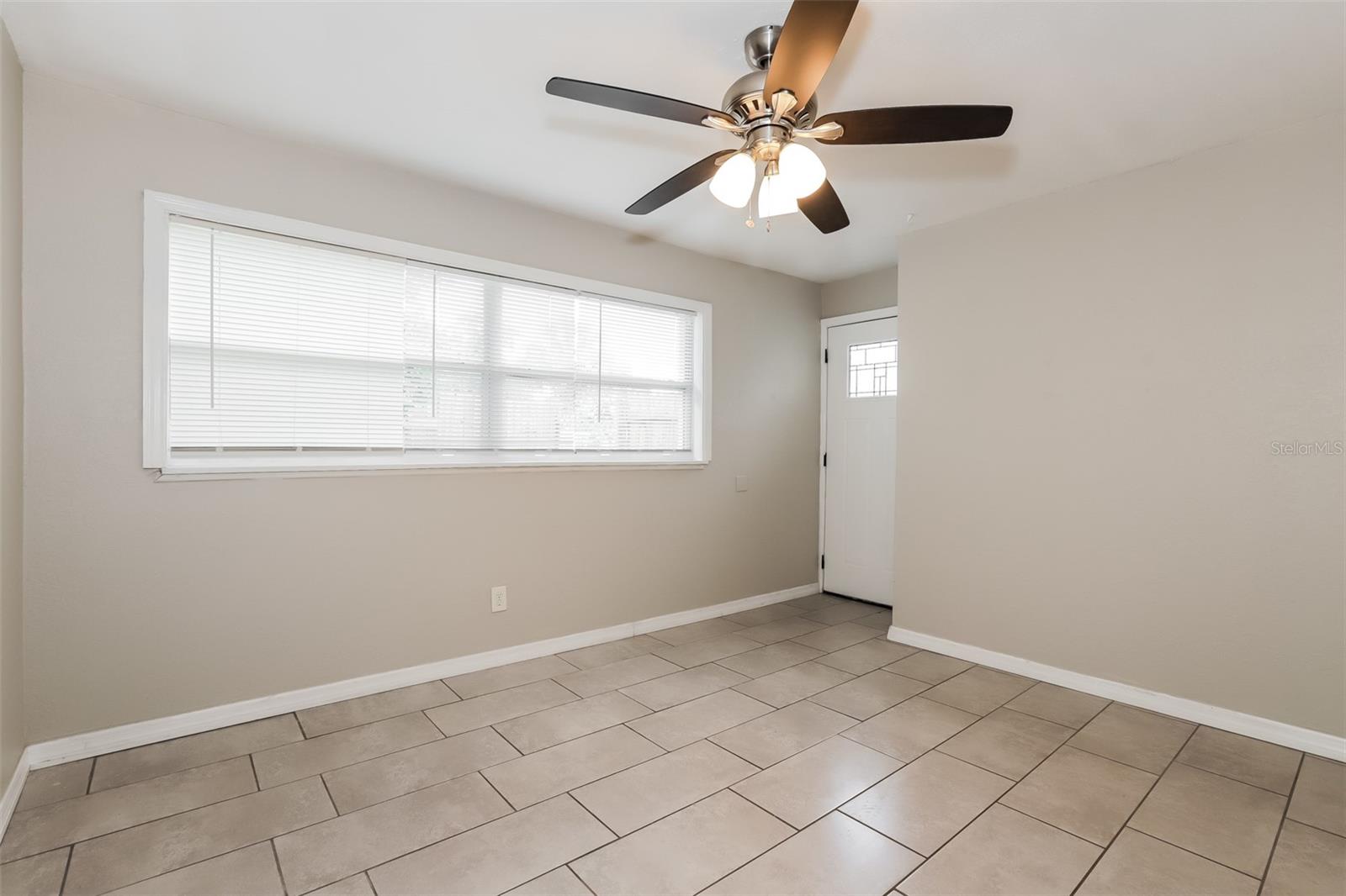 Image 3 of 15 For 1533 Canterbury Road N