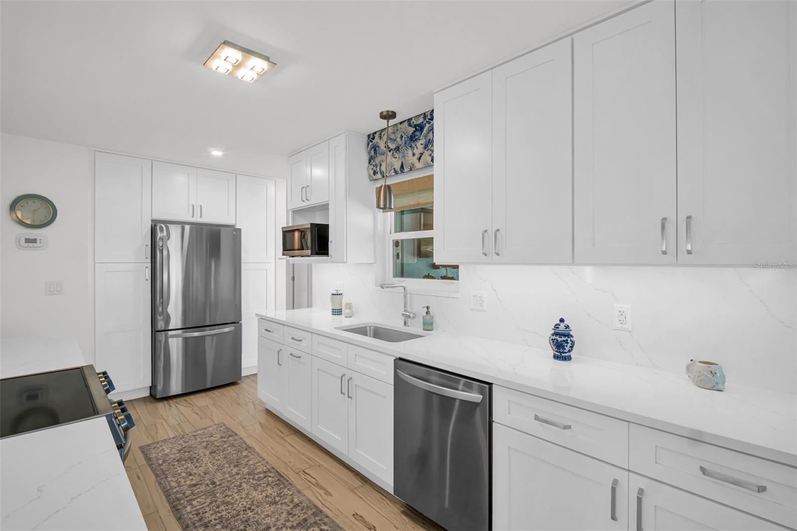 Image 13 of 47 For 1769 Brookside Boulevard