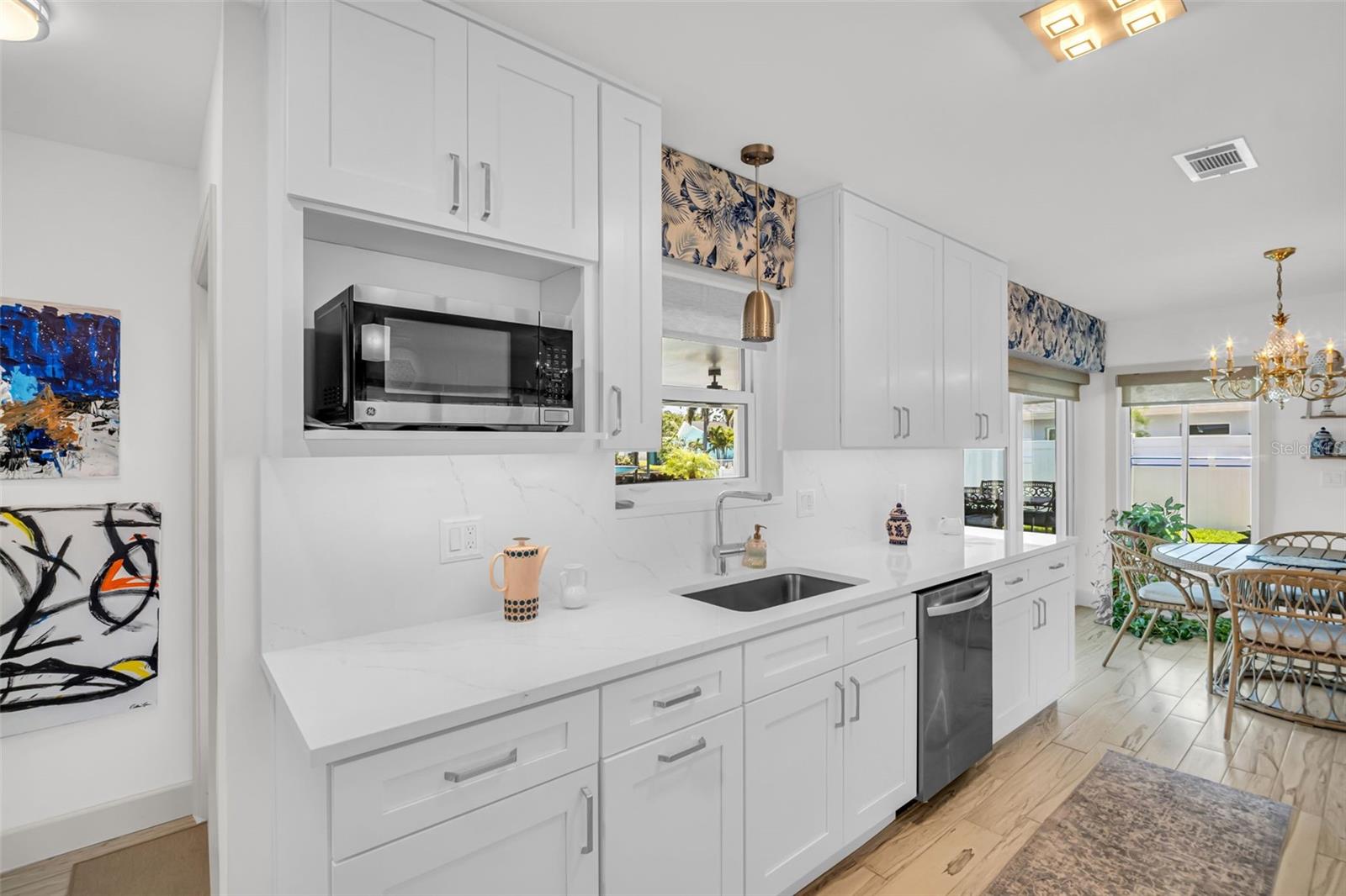 Image 14 of 47 For 1769 Brookside Boulevard