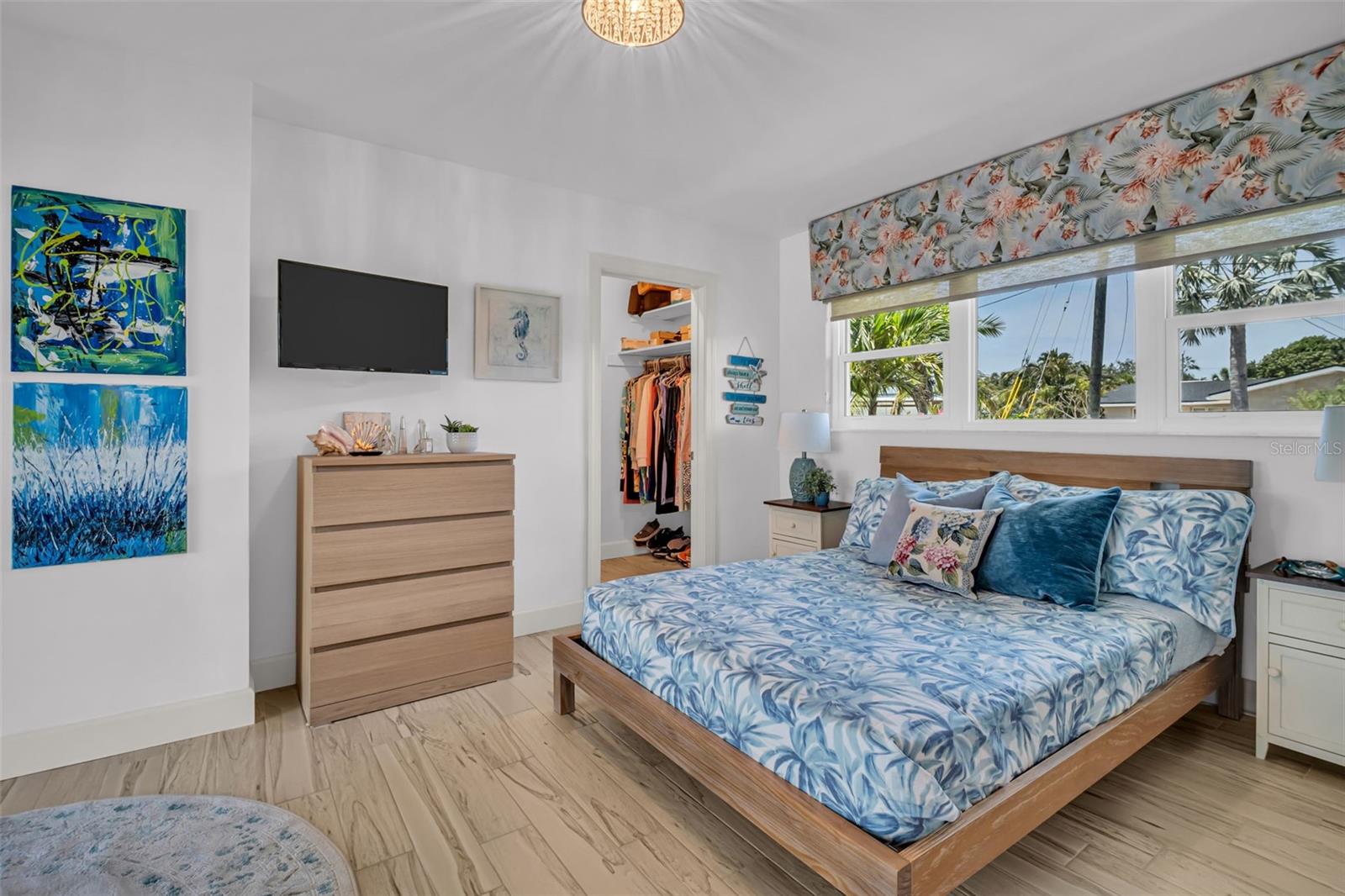 Image 16 of 47 For 1769 Brookside Boulevard