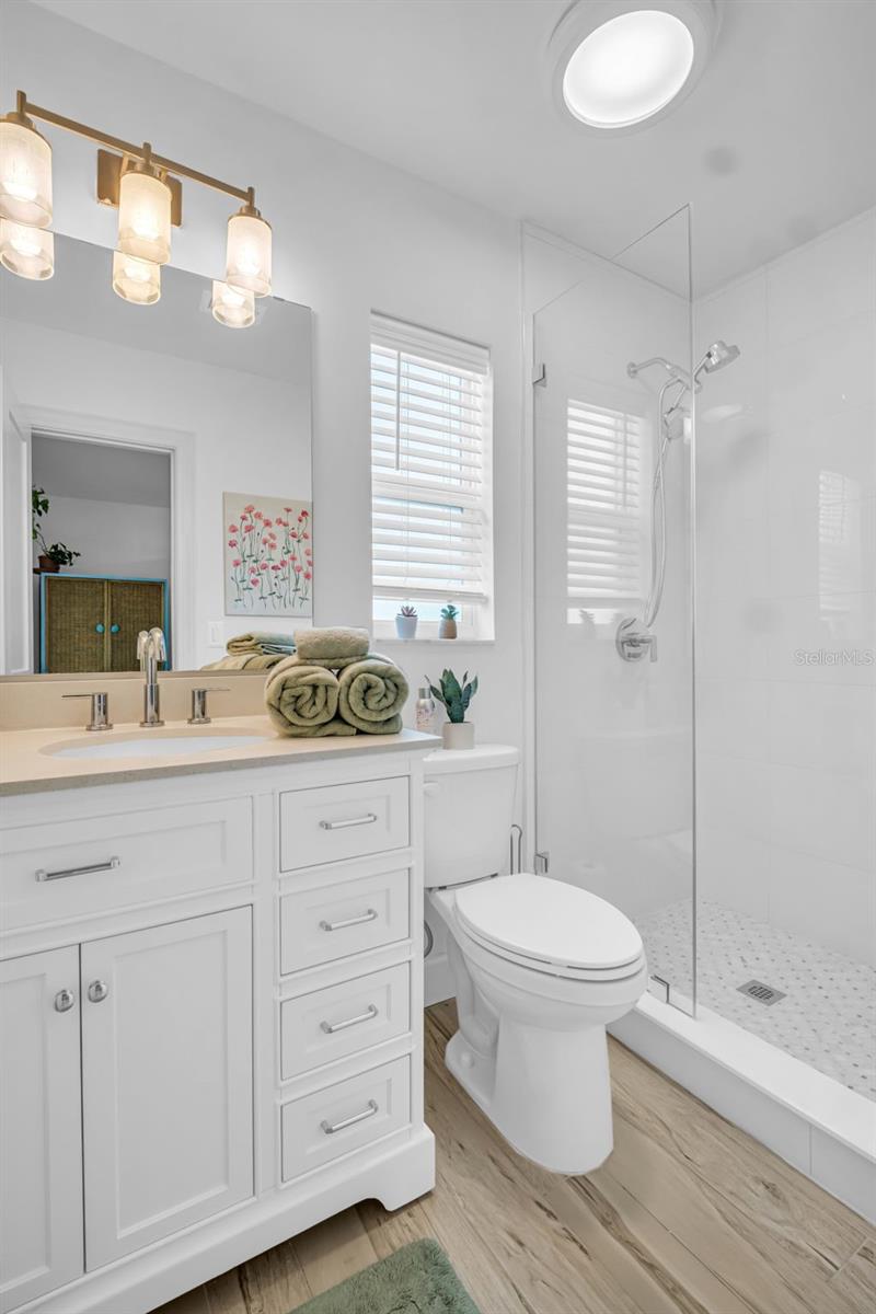 Image 21 of 47 For 1769 Brookside Boulevard
