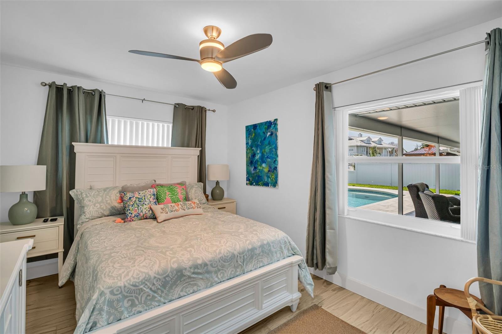 Image 22 of 47 For 1769 Brookside Boulevard