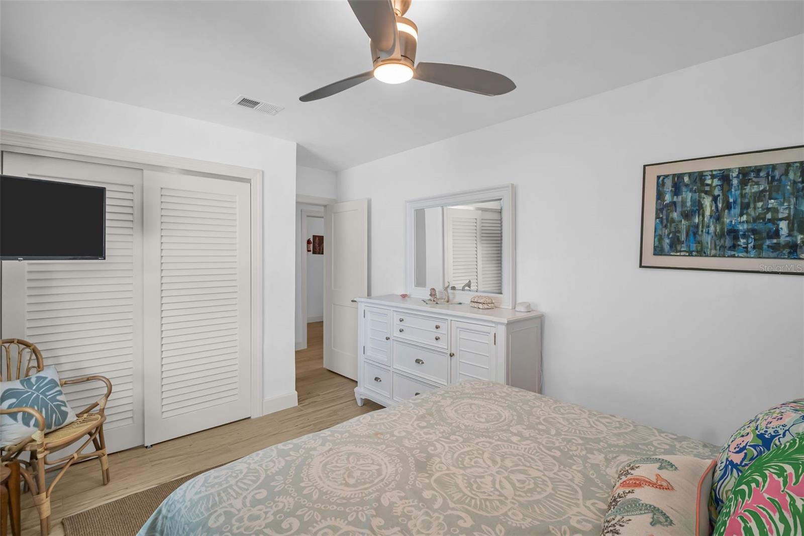 Image 23 of 47 For 1769 Brookside Boulevard