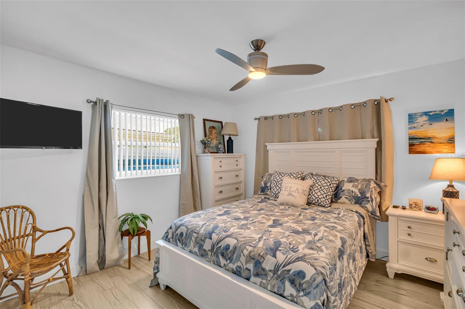 Image 25 of 47 For 1769 Brookside Boulevard