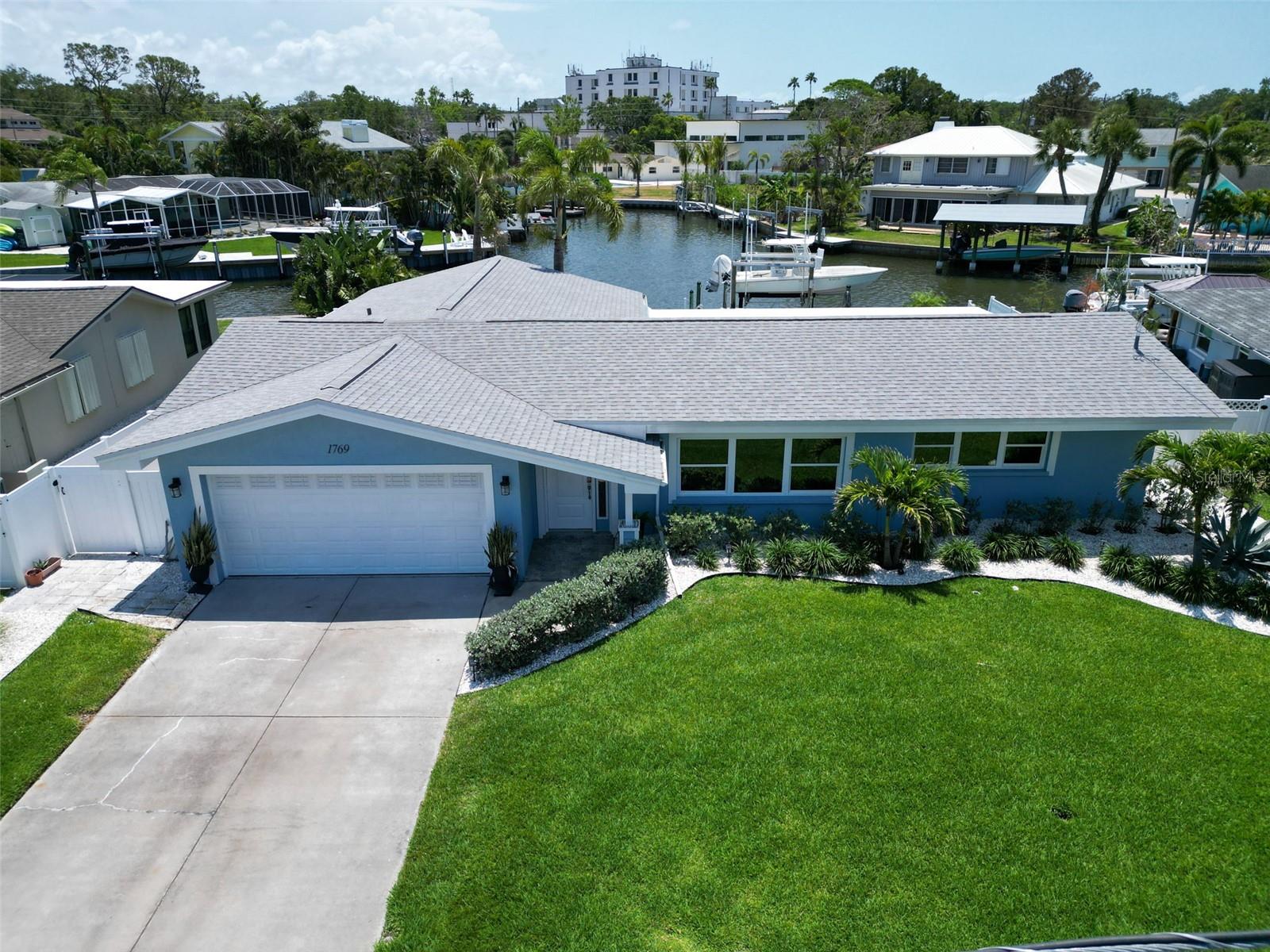 Image 3 of 47 For 1769 Brookside Boulevard