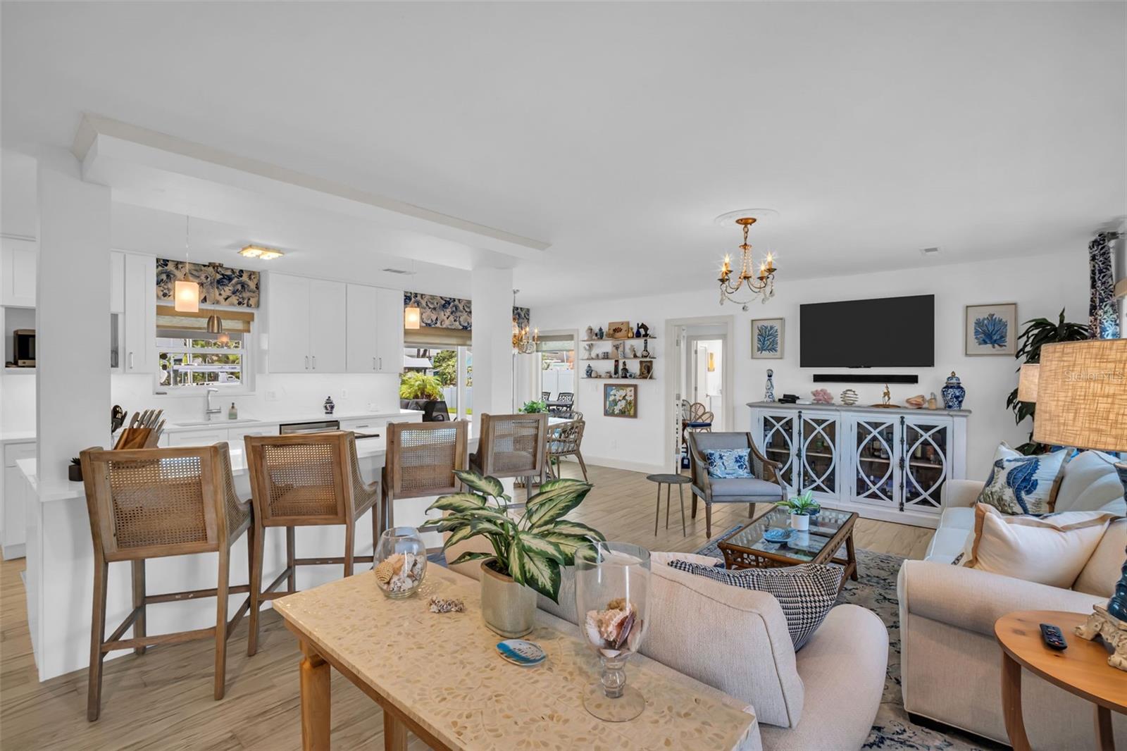 Image 6 of 47 For 1769 Brookside Boulevard