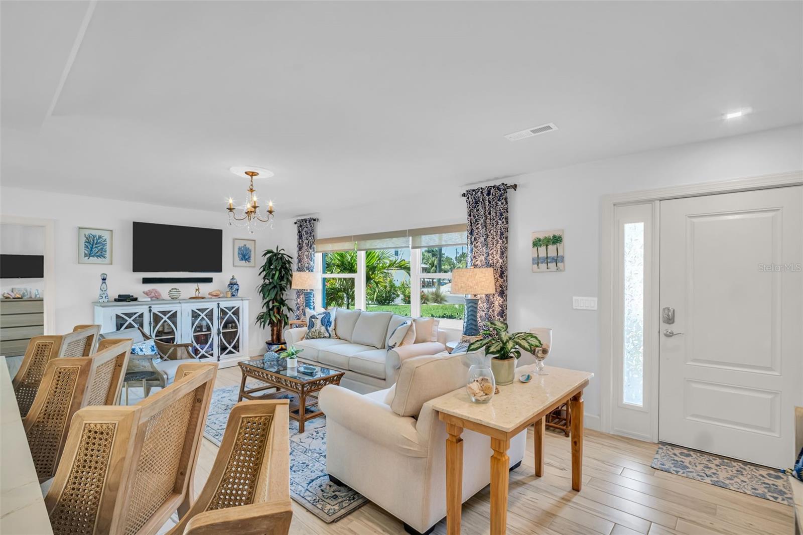 Image 7 of 47 For 1769 Brookside Boulevard