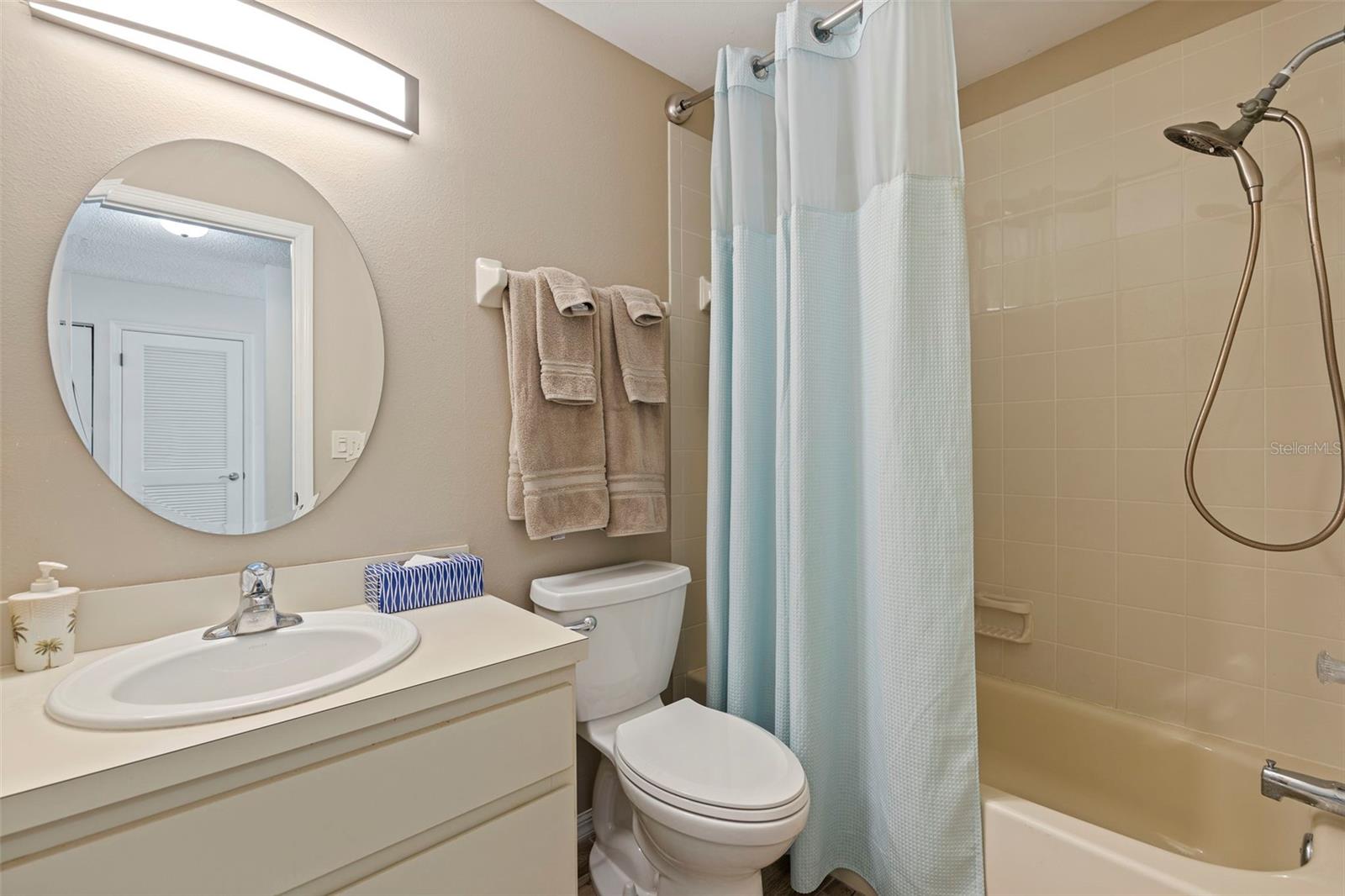 Listing photo id 10 for 145 116th Avenue 404