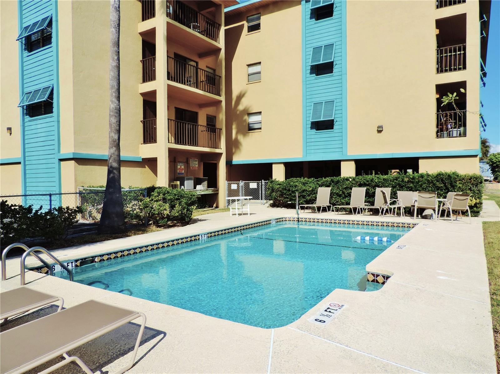 Listing photo id 14 for 145 116th Avenue 404