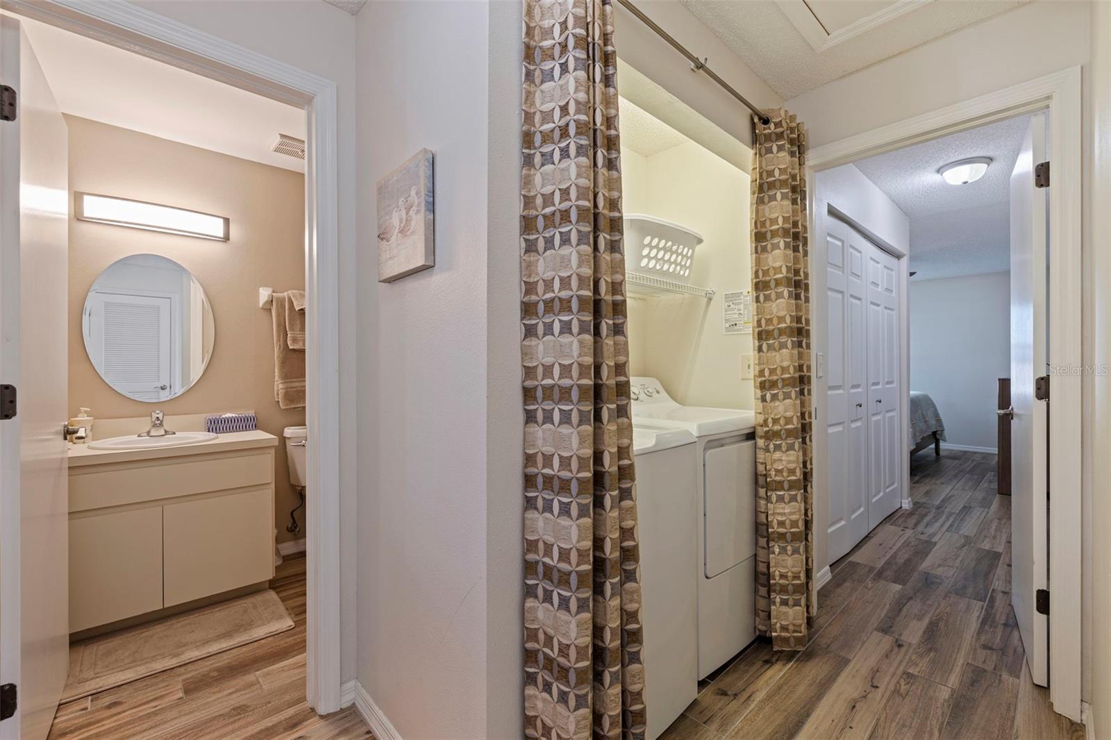 Listing photo id 6 for 145 116th Avenue 404