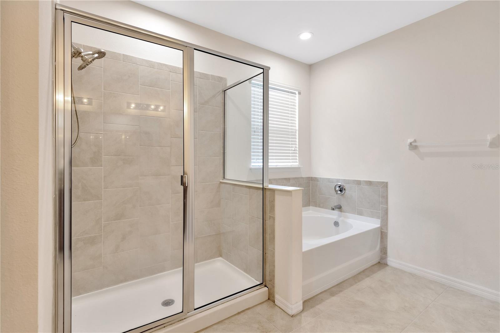 Listing photo id 13 for 10434 Scenic Hollow Drive