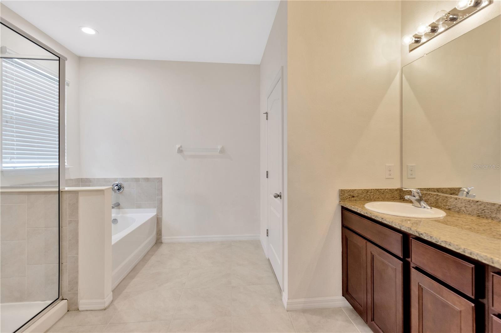 Listing photo id 14 for 10434 Scenic Hollow Drive