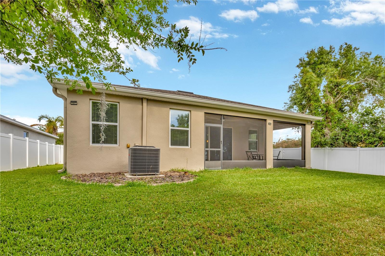Listing photo id 43 for 10434 Scenic Hollow Drive