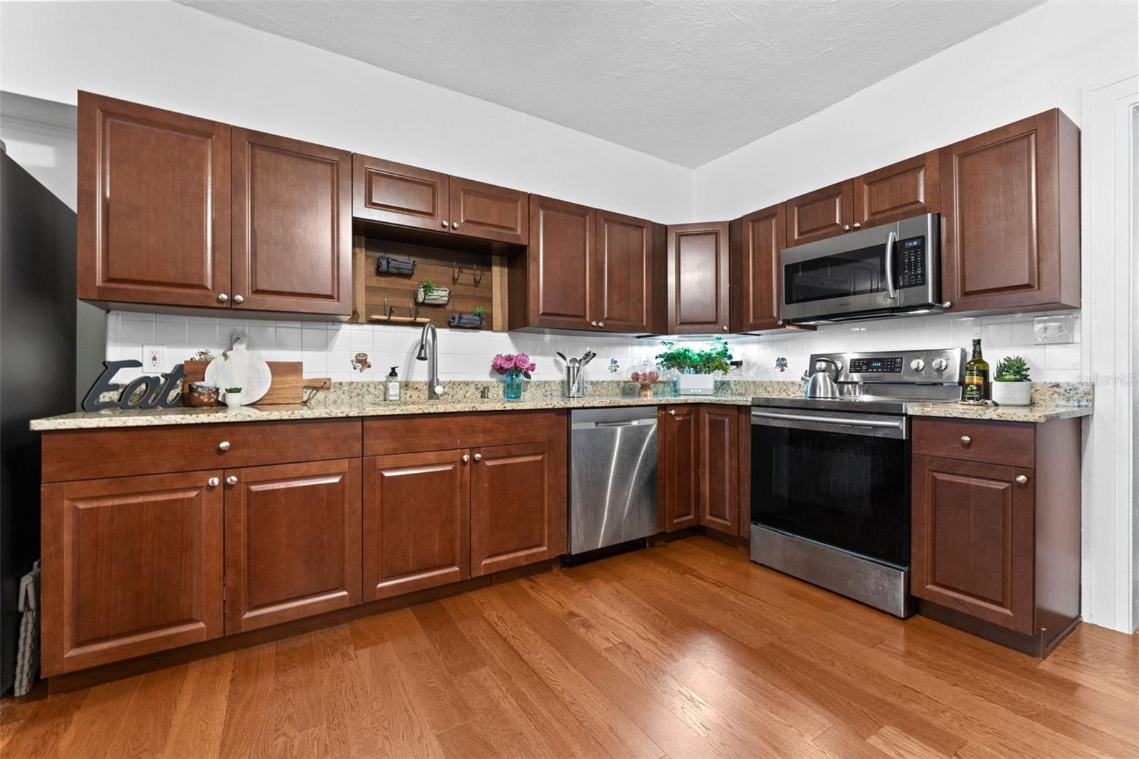 Image 14 of 59 For 2306 Trelain Drive S