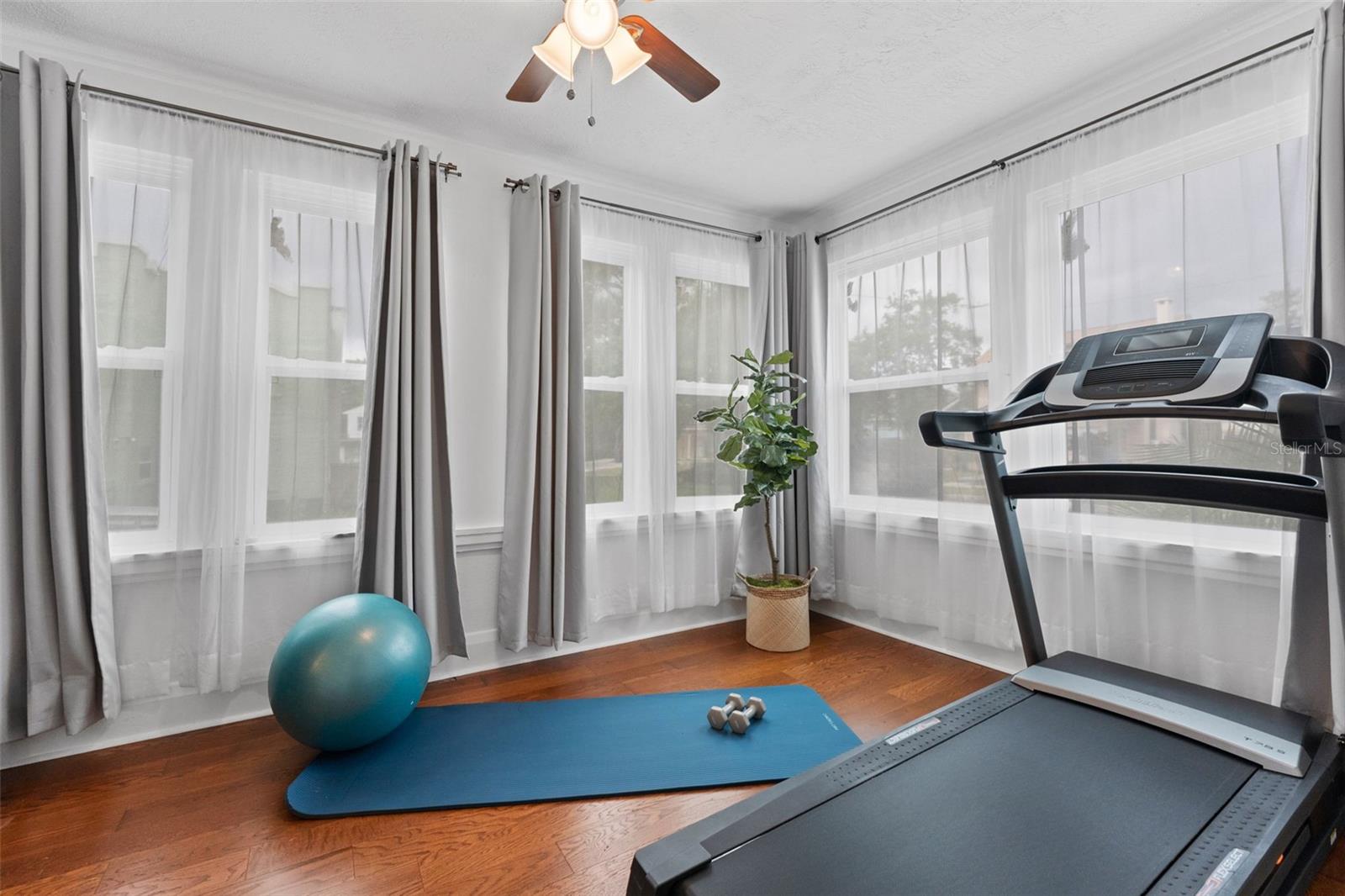 Image 21 of 59 For 2306 Trelain Drive S