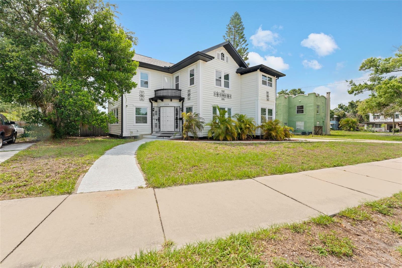 Image 4 of 59 For 2306 Trelain Drive S