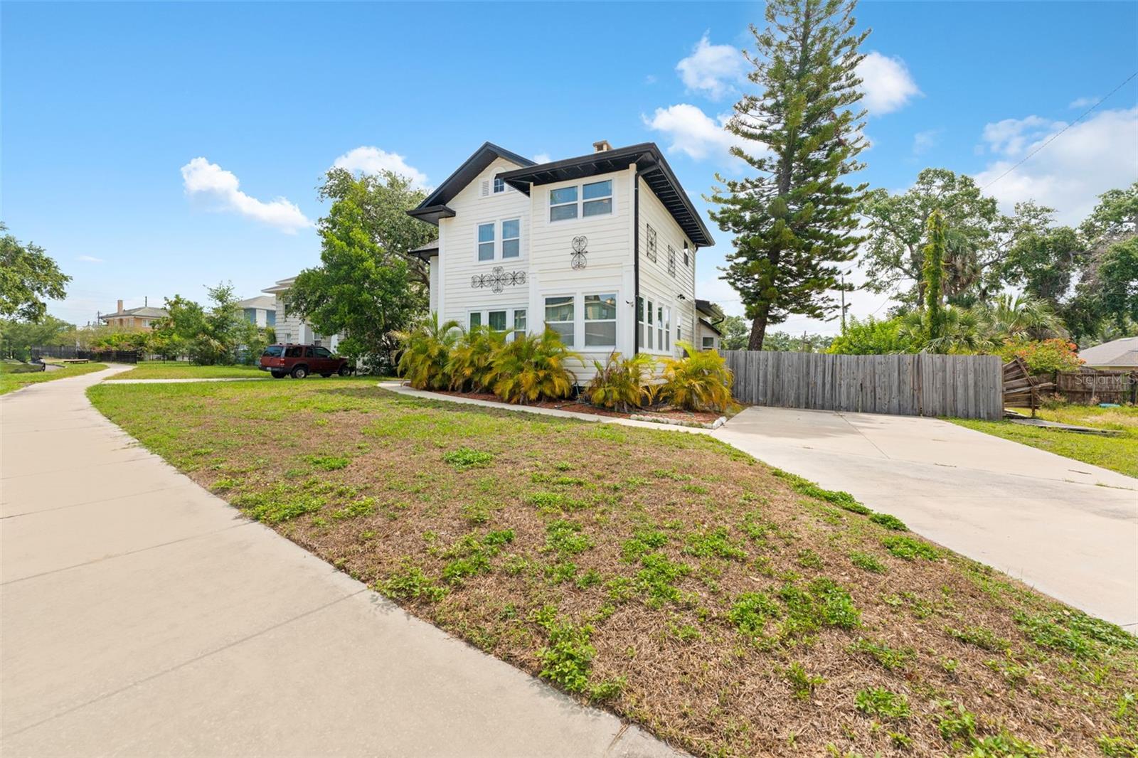 Image 5 of 59 For 2306 Trelain Drive S