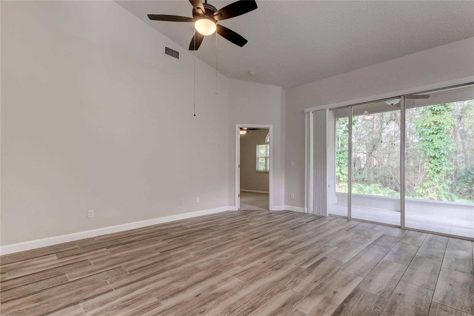 Image 22 of 44 For 10426 Springrose Drive