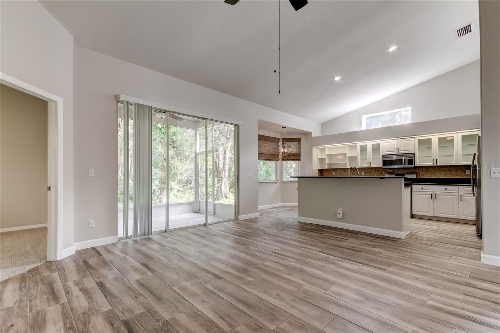 Image 23 of 44 For 10426 Springrose Drive