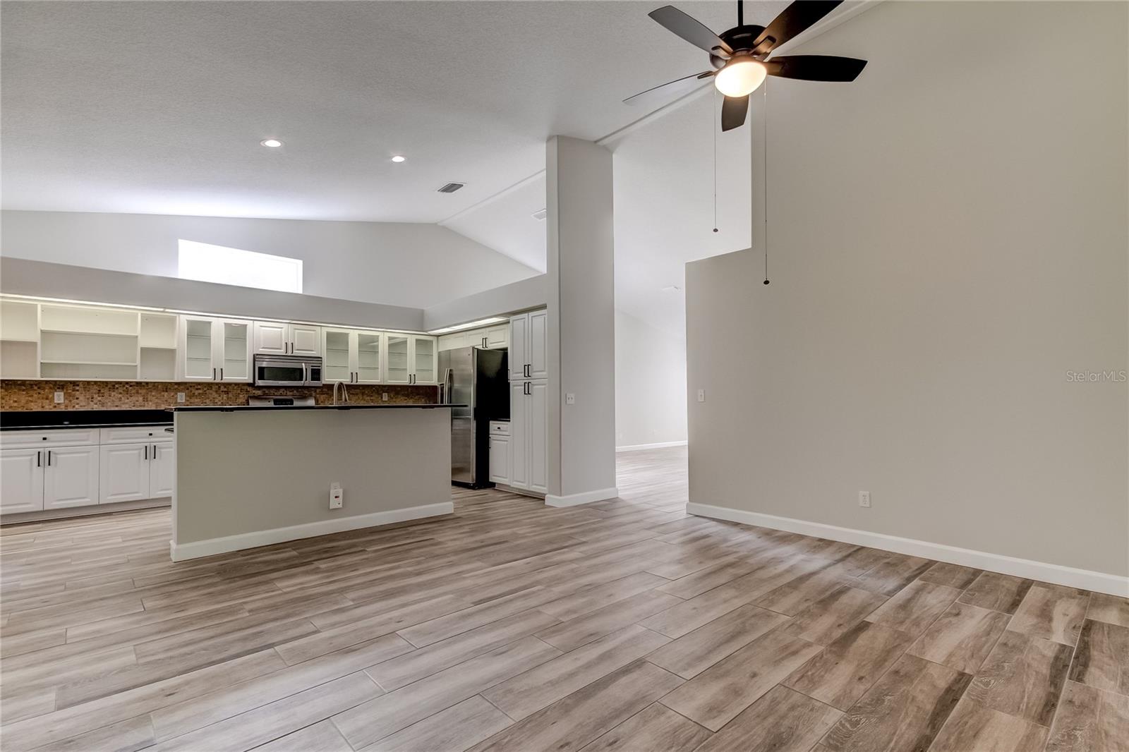 Image 24 of 44 For 10426 Springrose Drive