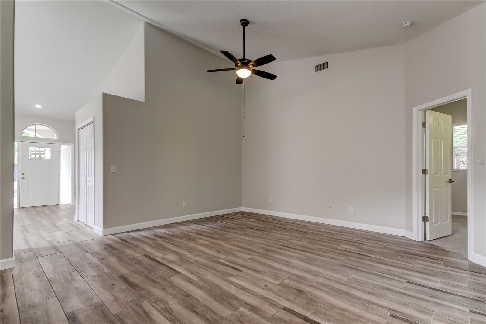 Image 25 of 44 For 10426 Springrose Drive