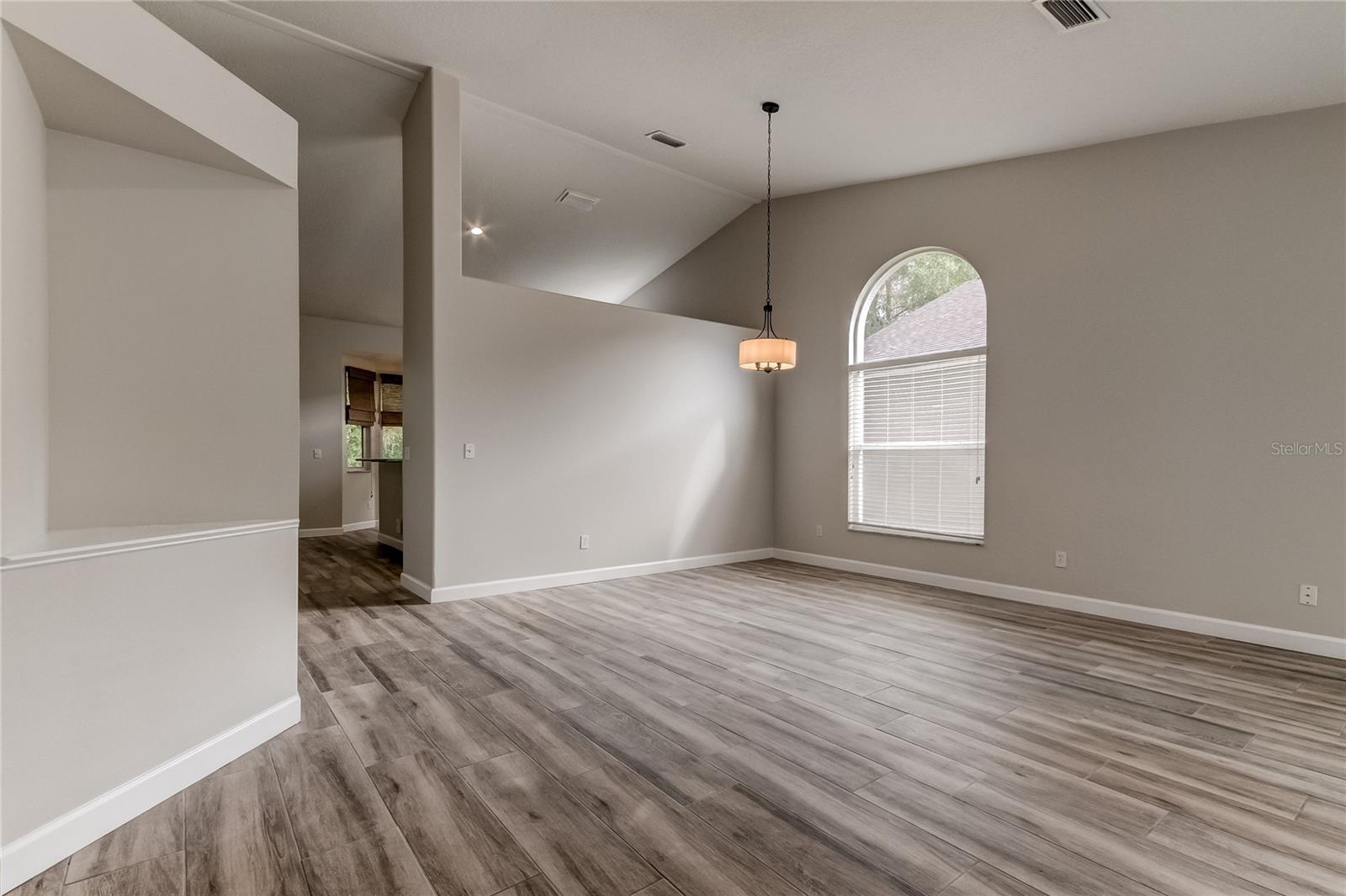 Image 4 of 44 For 10426 Springrose Drive