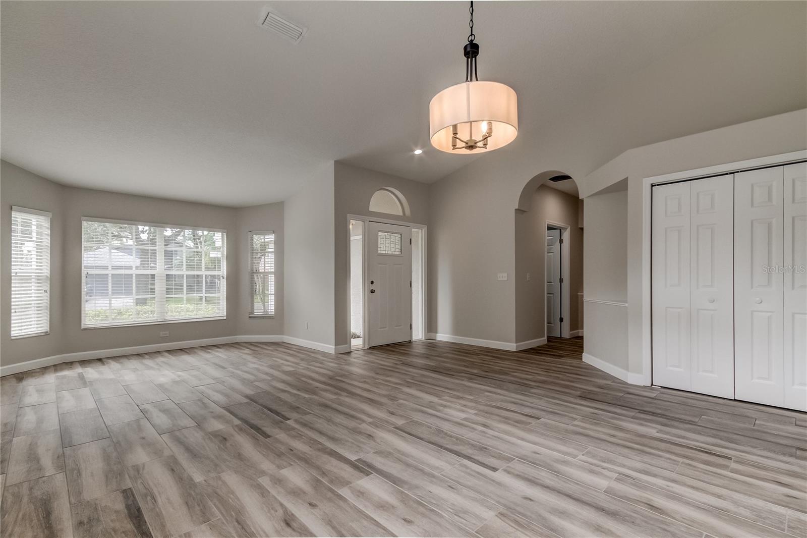 Image 6 of 44 For 10426 Springrose Drive