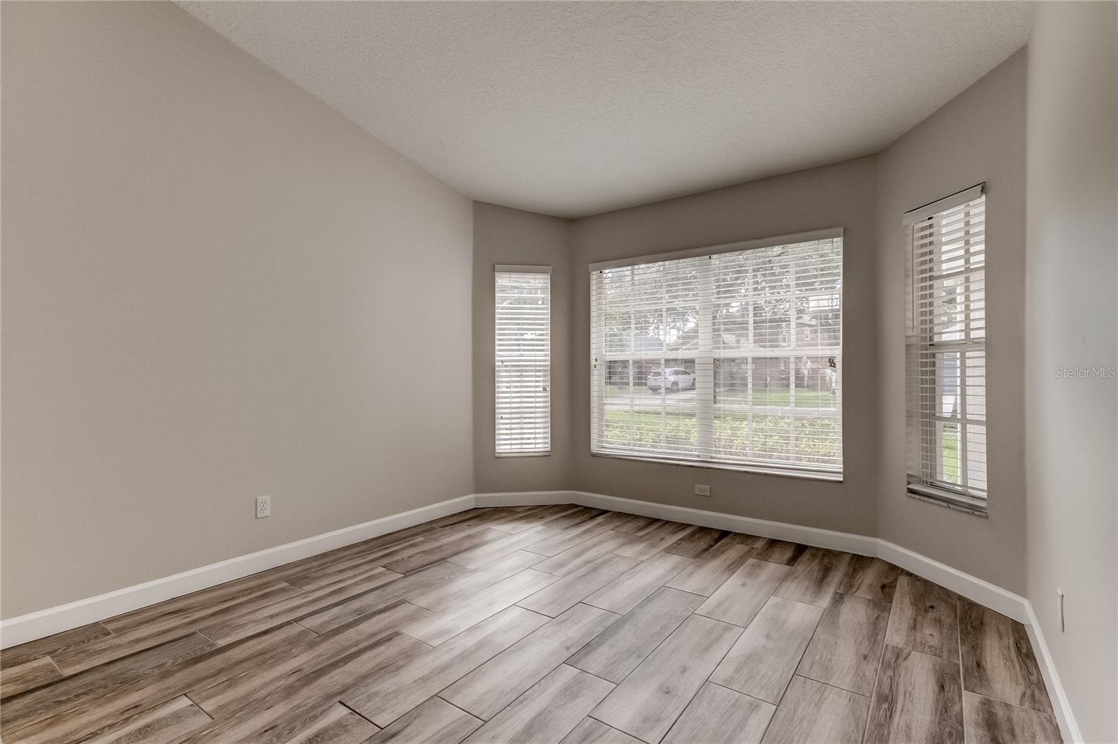 Image 9 of 44 For 10426 Springrose Drive