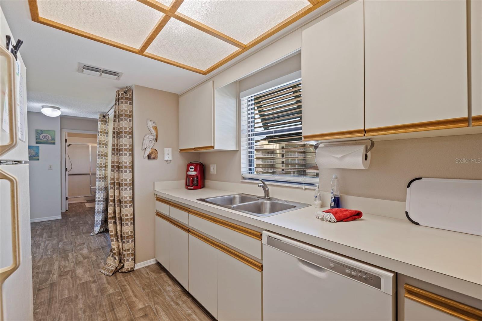Image 10 of 24 For 145 116th Avenue 405
