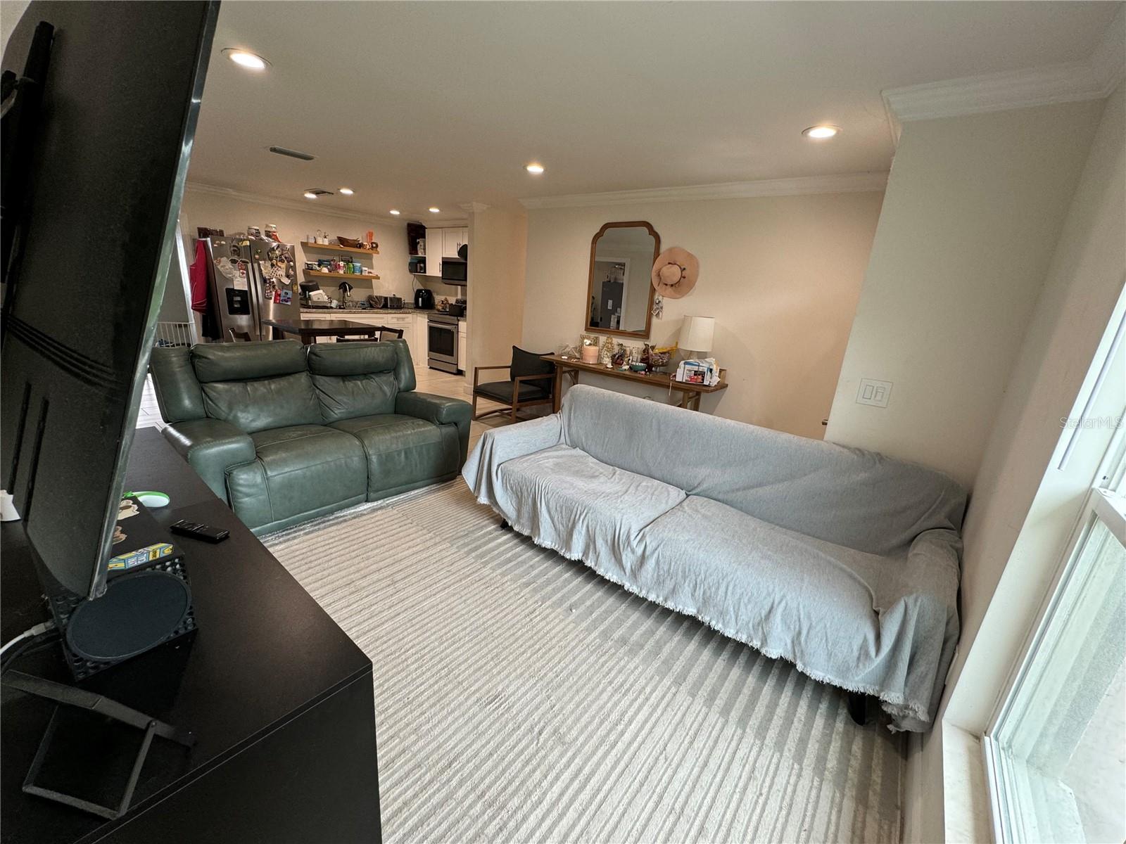 Listing photo id 8 for 7102 Reindeer Road