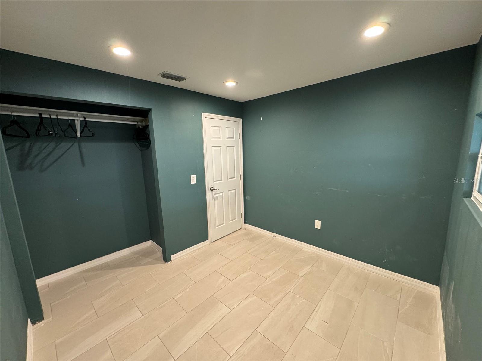 Listing photo id 10 for 7102 Reindeer Road