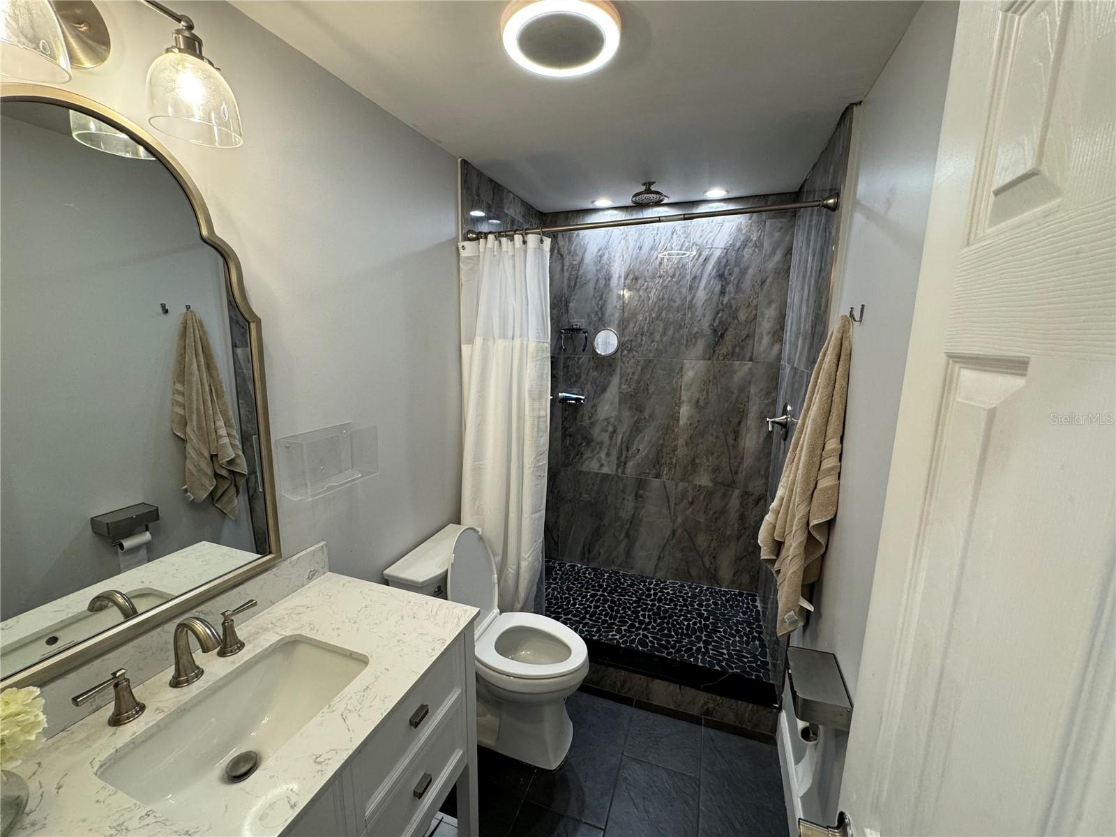 Listing photo id 13 for 7102 Reindeer Road
