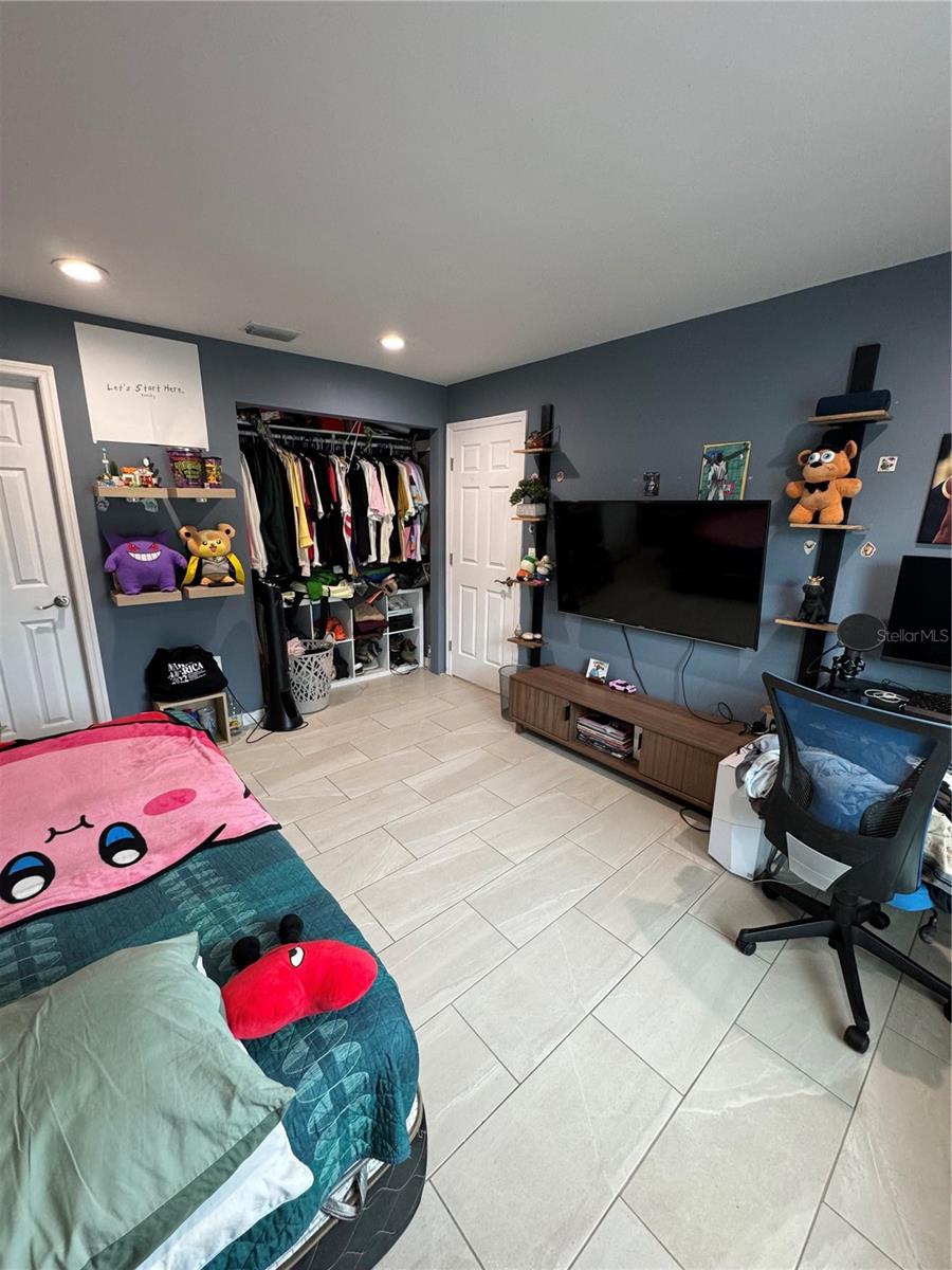 Listing photo id 14 for 7102 Reindeer Road