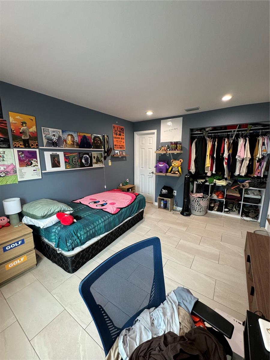 Listing photo id 15 for 7102 Reindeer Road