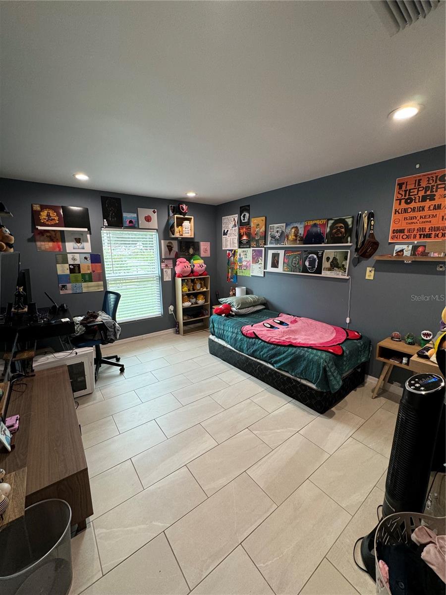Listing photo id 19 for 7102 Reindeer Road