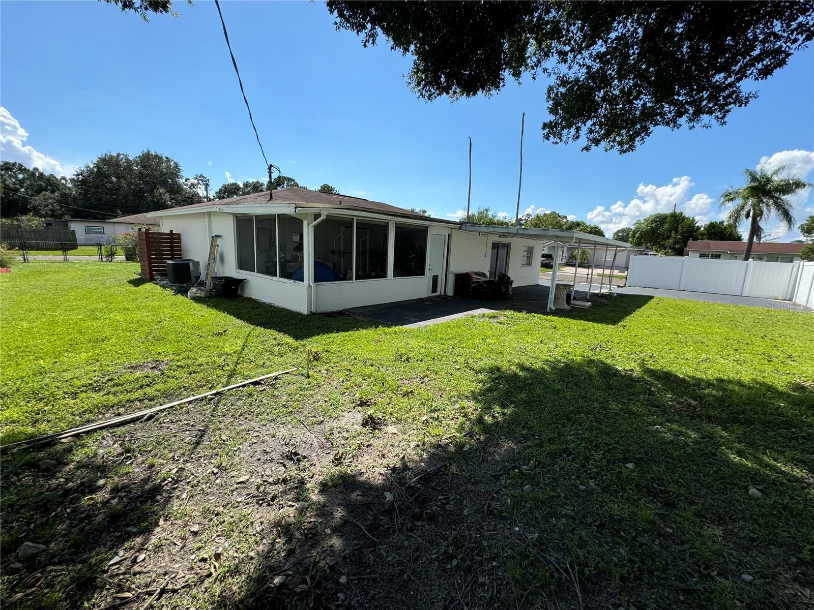 Listing photo id 3 for 7102 Reindeer Road
