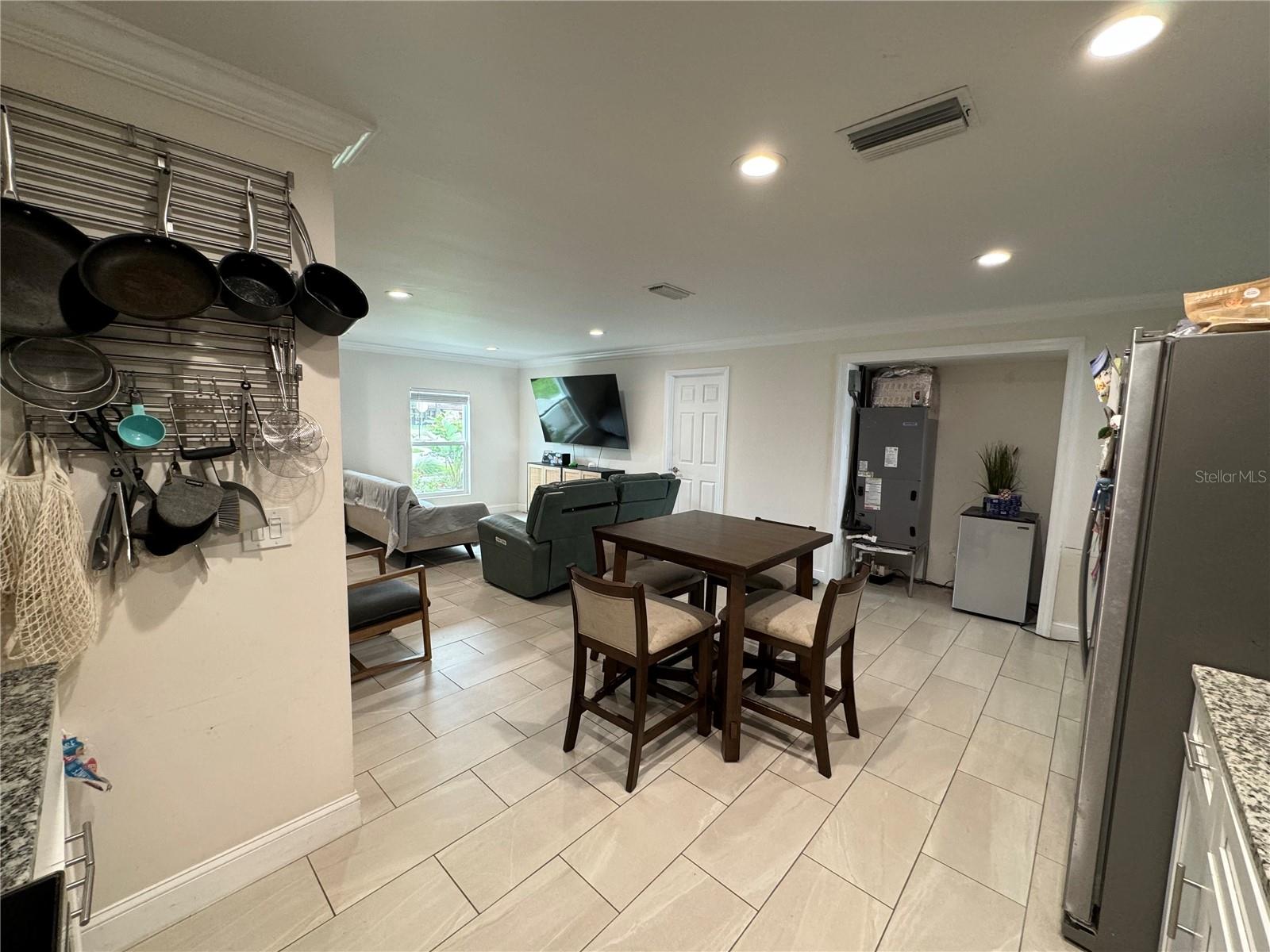 Listing photo id 5 for 7102 Reindeer Road
