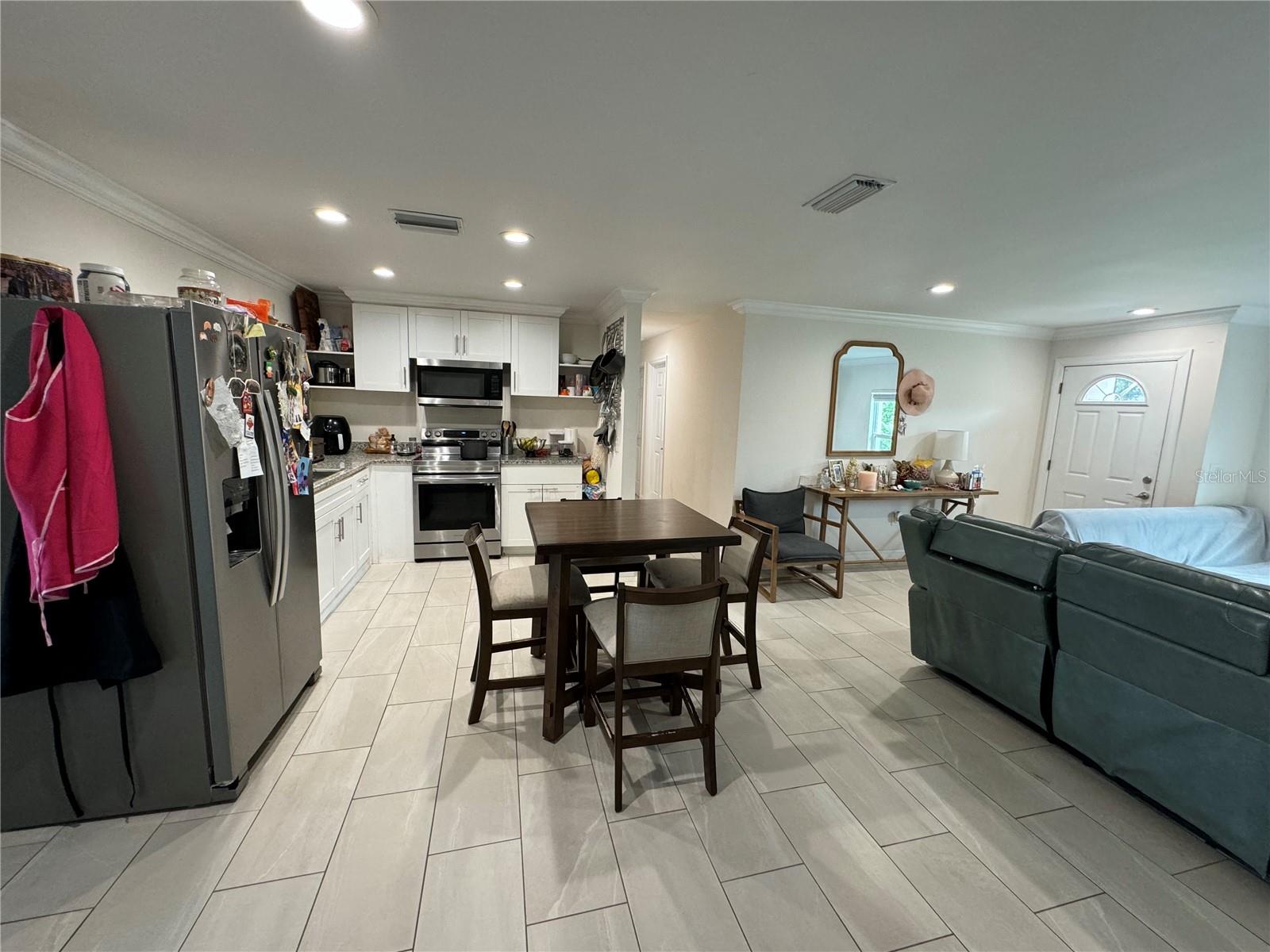 Listing photo id 6 for 7102 Reindeer Road