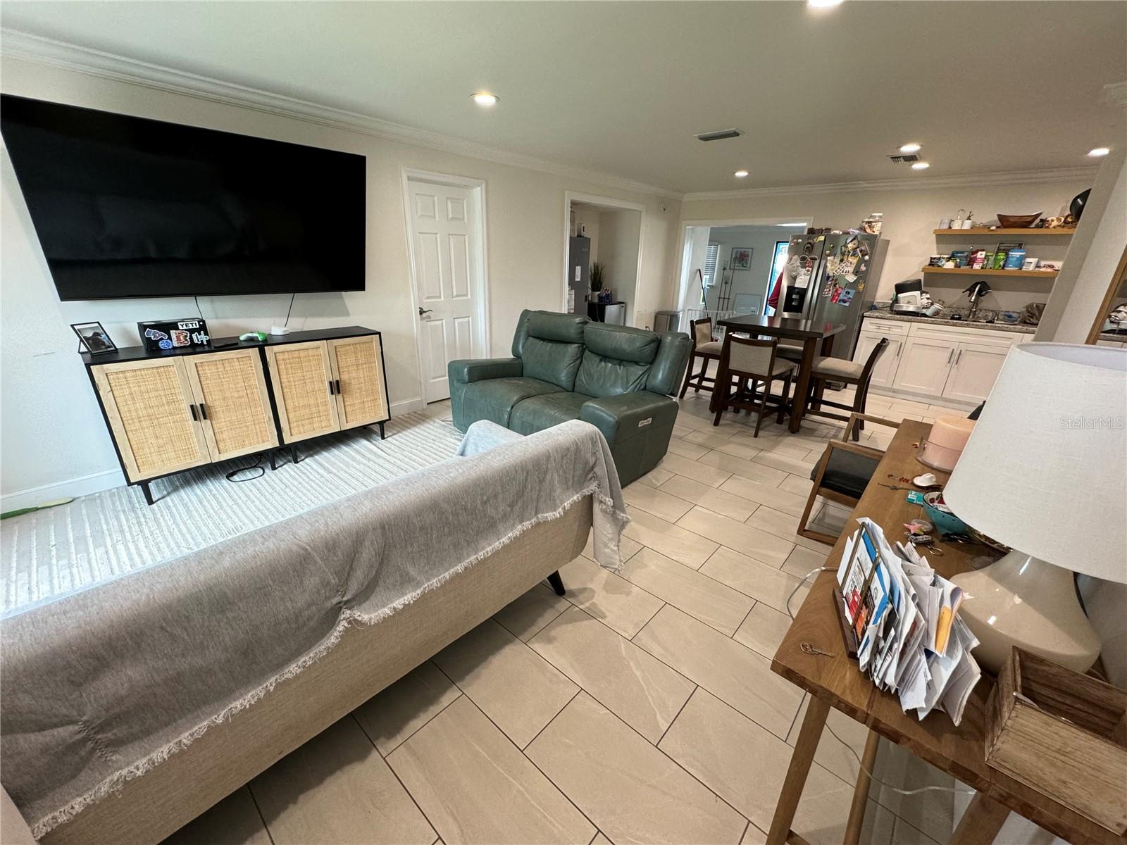 Listing photo id 7 for 7102 Reindeer Road