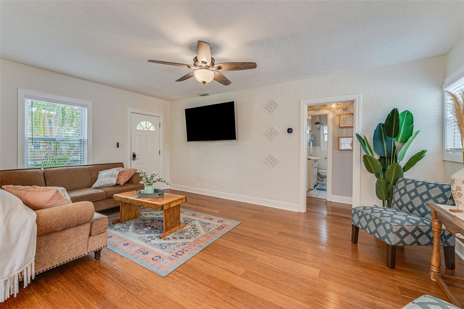 Image 3 of 47 For 2180 7th Ave N
