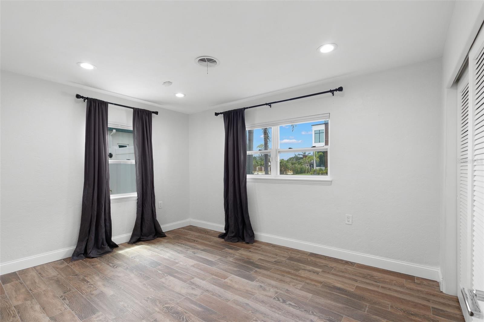 Image 33 of 36 For 731 Alda Way Ne