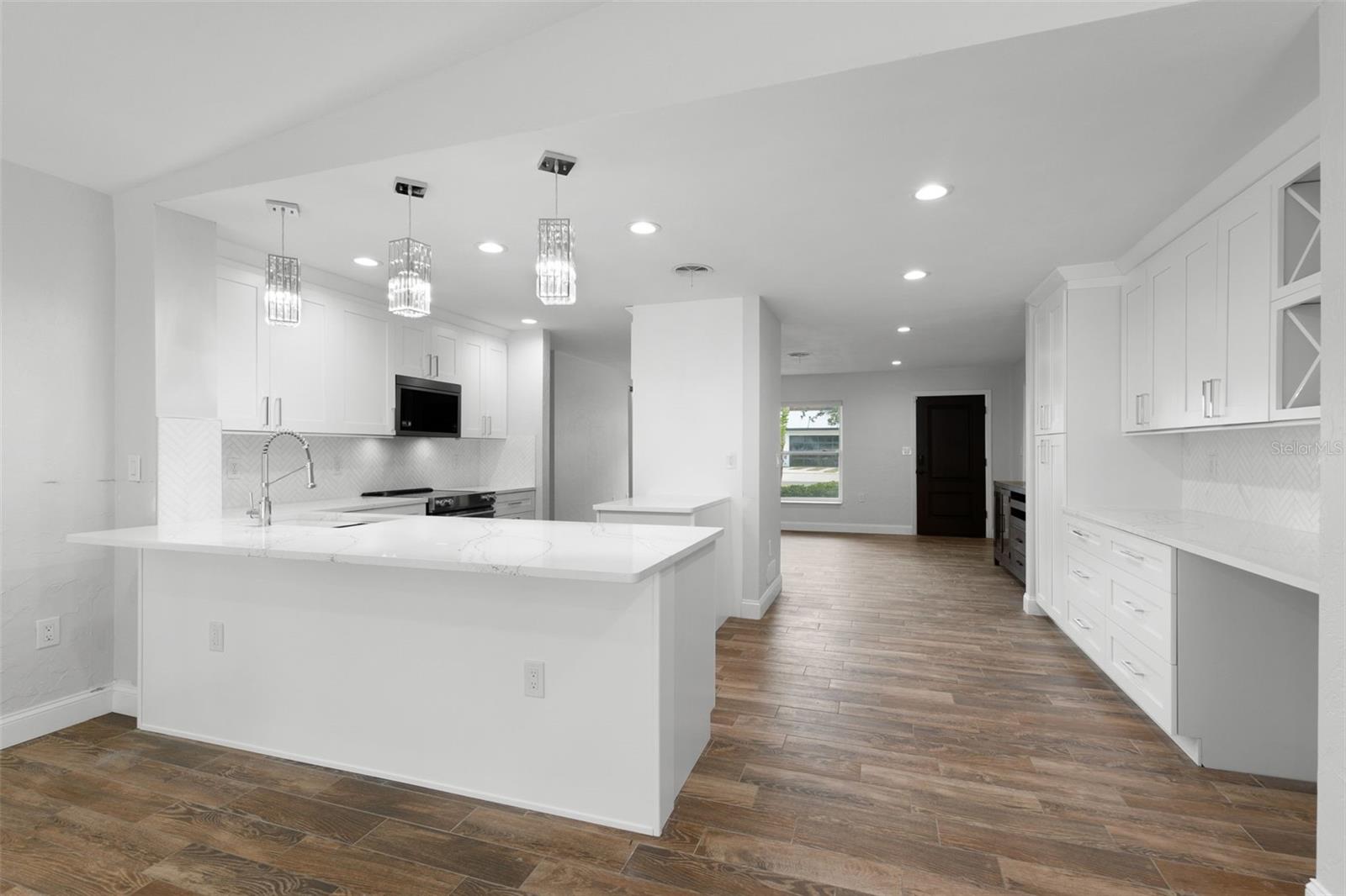 Image 9 of 36 For 731 Alda Way Ne