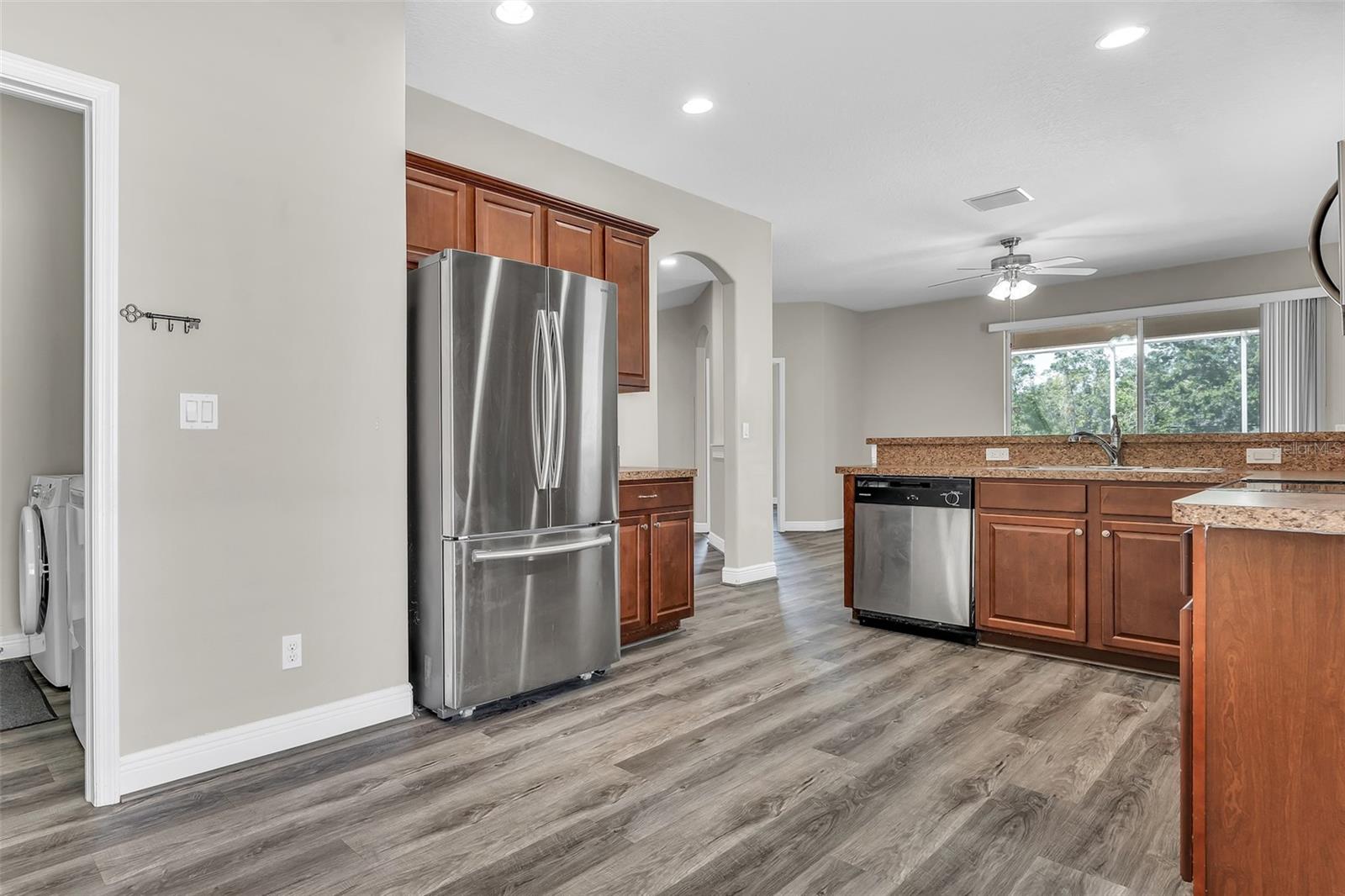 Image 12 of 34 For 12319 Rose Haven Boulevard