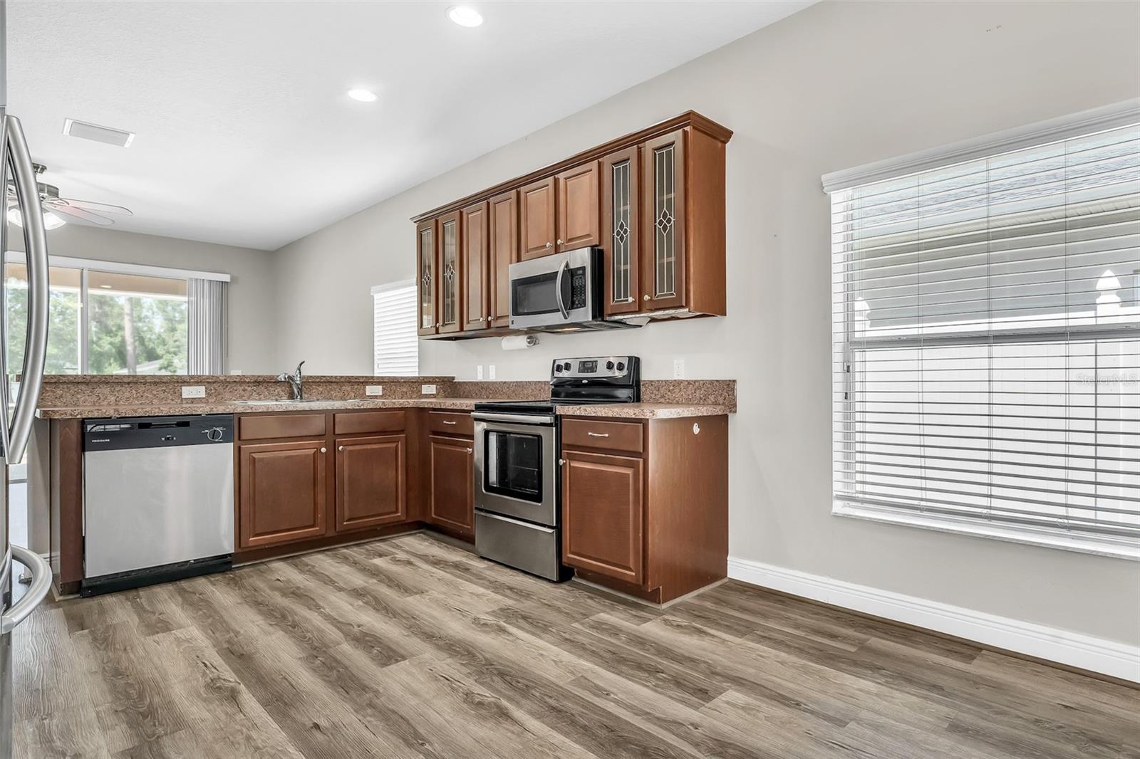 Image 13 of 34 For 12319 Rose Haven Boulevard