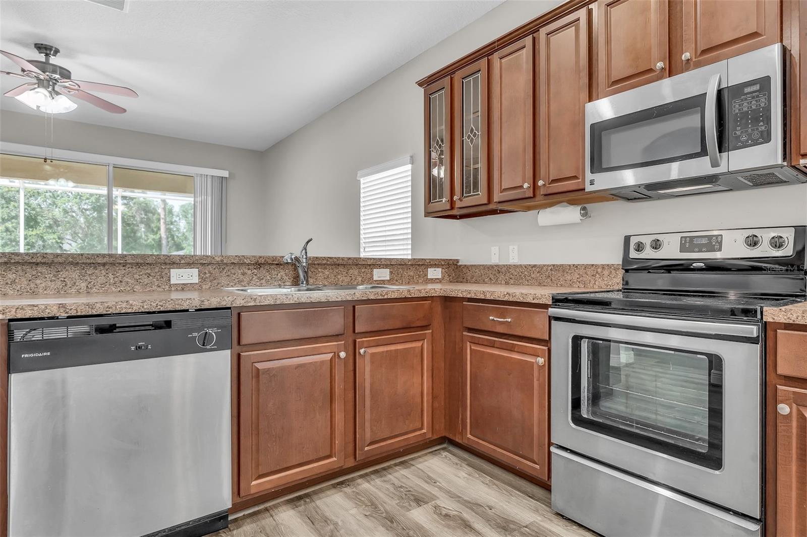 Image 14 of 34 For 12319 Rose Haven Boulevard