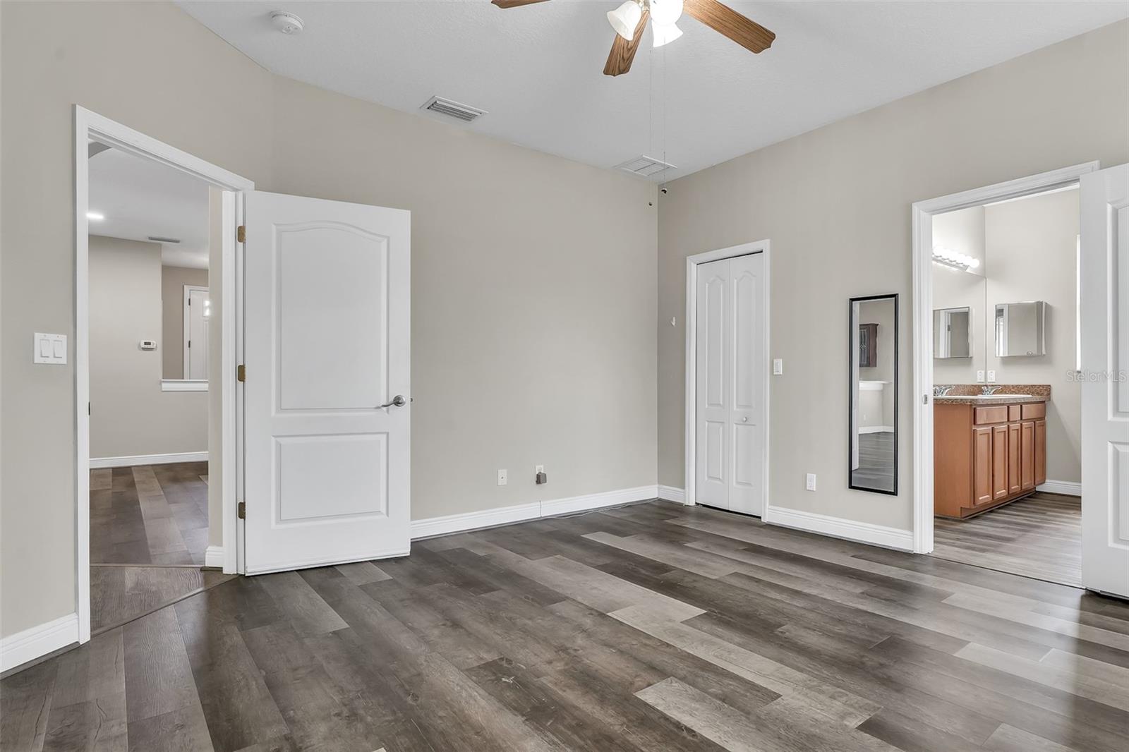Image 16 of 34 For 12319 Rose Haven Boulevard