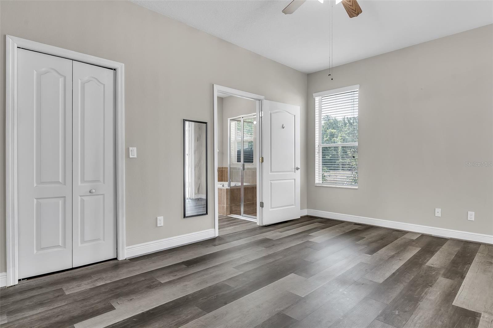 Image 17 of 34 For 12319 Rose Haven Boulevard