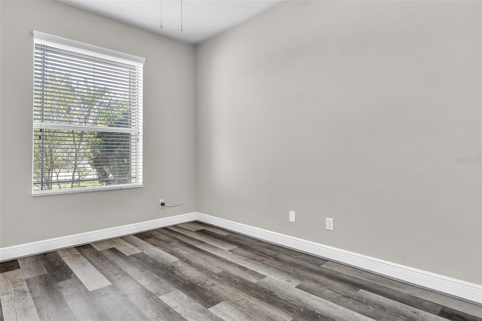 Image 24 of 34 For 12319 Rose Haven Boulevard