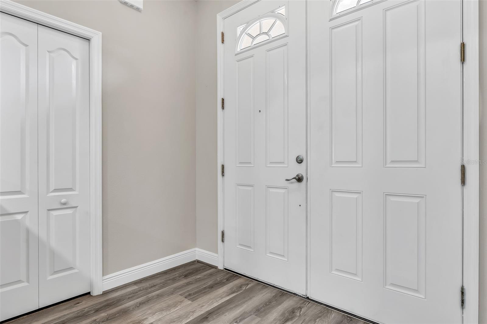 Image 4 of 34 For 12319 Rose Haven Boulevard